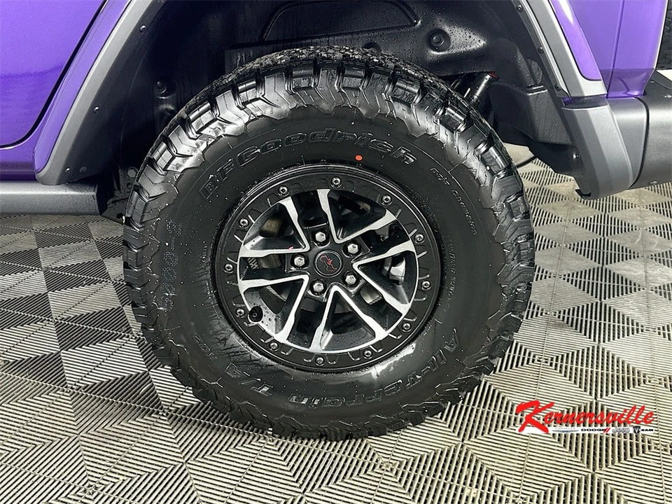 2026 Jeep JL Wrangler - Image 17 of 21