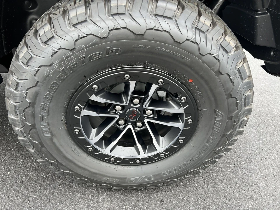2026 Jeep JL Wrangler - Image 12 of 21