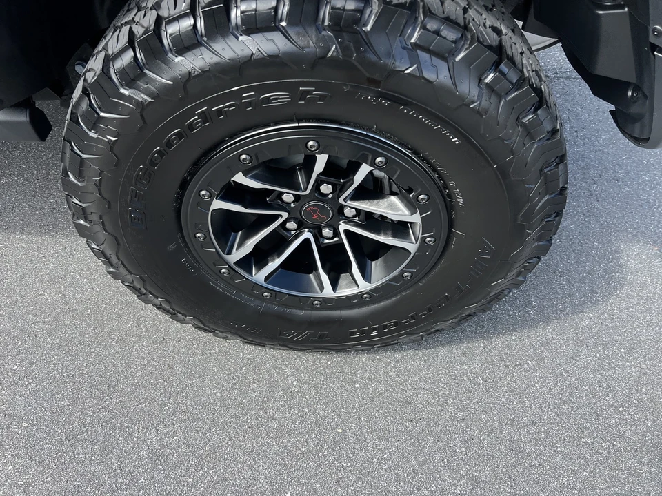 2026 Jeep JL Wrangler - Image 9 of 31