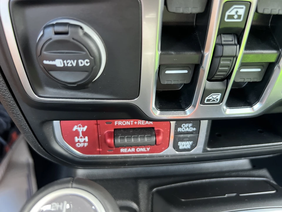 2026 Jeep JL Wrangler - Image 23 of 31