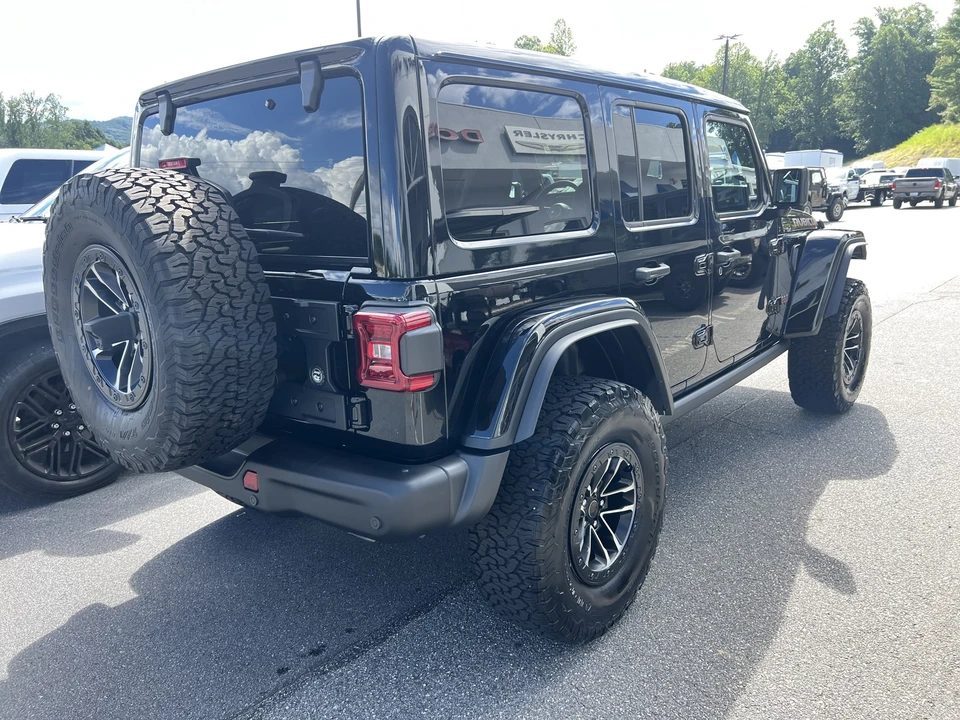 2026 Jeep JL Wrangler - Image 3 of 31