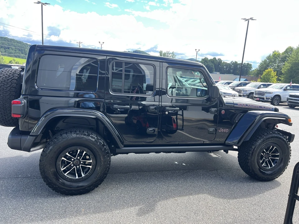 2026 Jeep JL Wrangler - Image 4 of 31