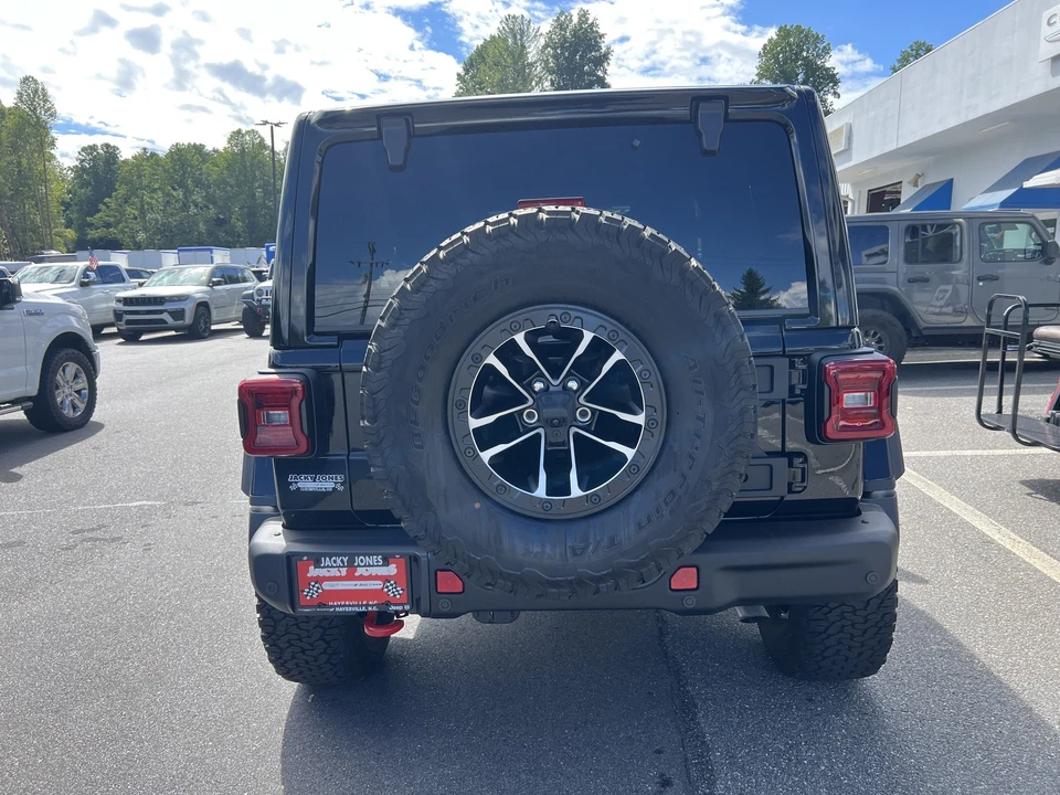 2026 Jeep JL Wrangler - Image 2 of 31