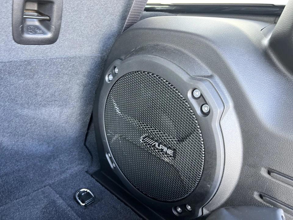 2026 Jeep JL Wrangler - Image 8 of 31