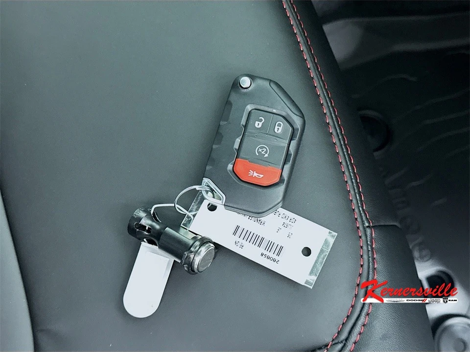 2026 Jeep JL Wrangler - Image 19 of 20