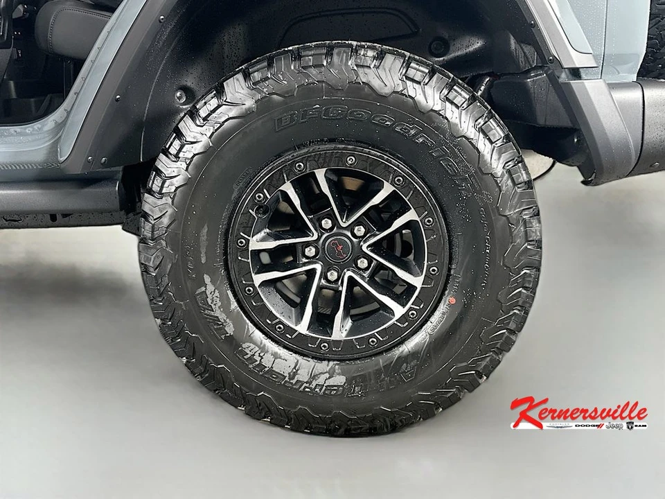 2026 Jeep JL Wrangler - Image 17 of 23
