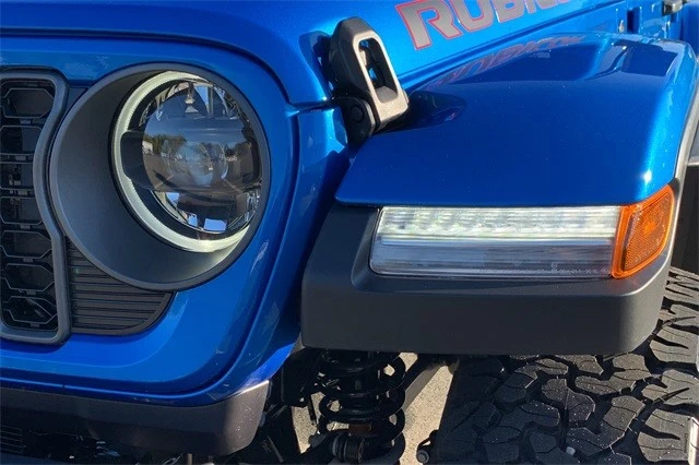 2026 Jeep JL Wrangler - Image 10 of 12