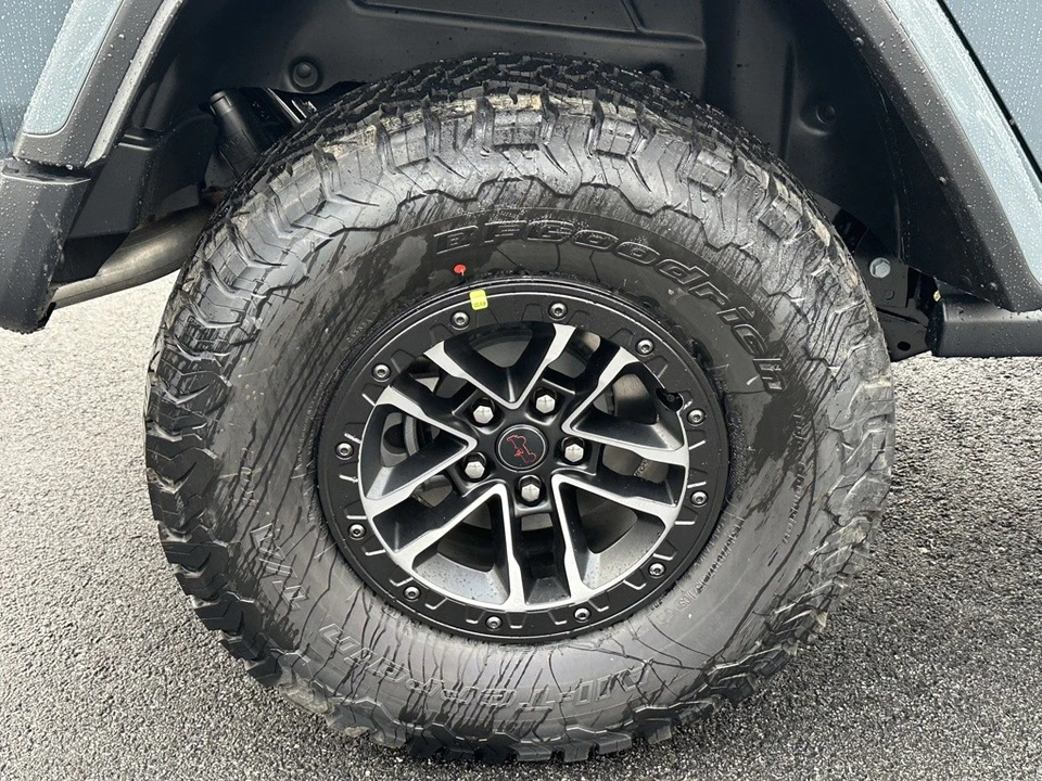 2026 Jeep JL Wrangler - Image 18 of 21