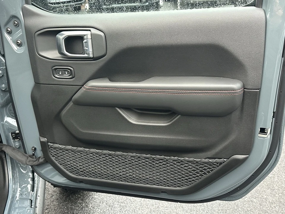 2026 Jeep JL Wrangler - Image 15 of 21