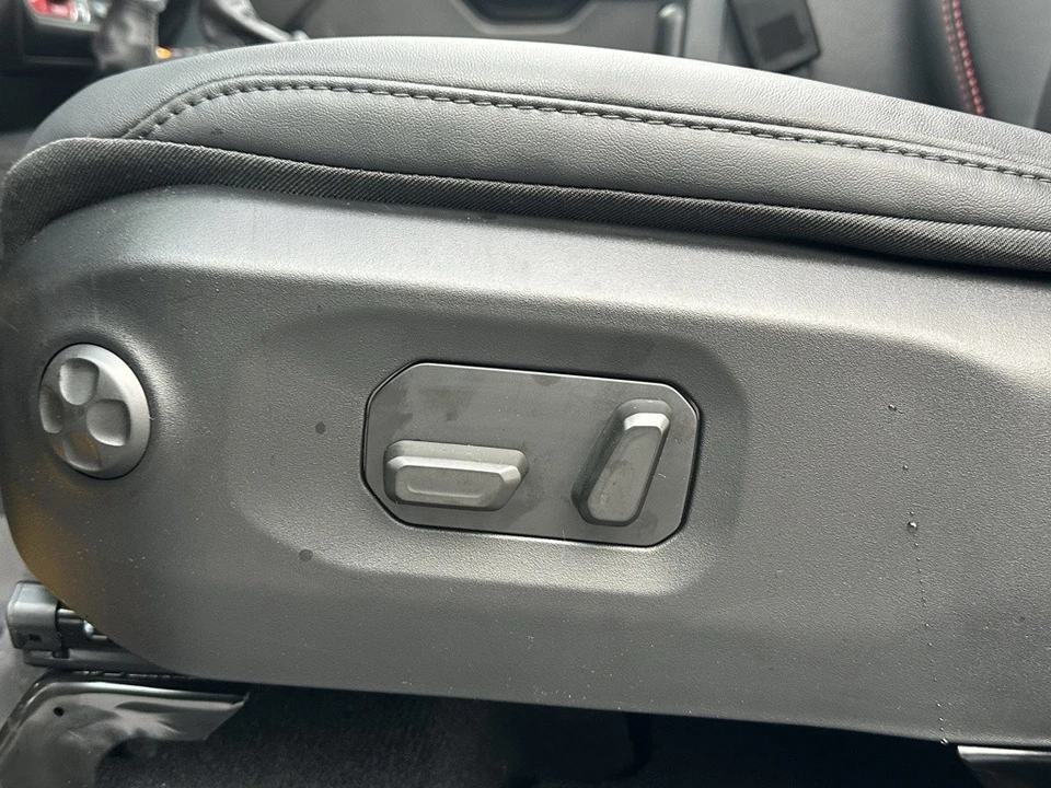 2026 Jeep JL Wrangler - Image 10 of 21