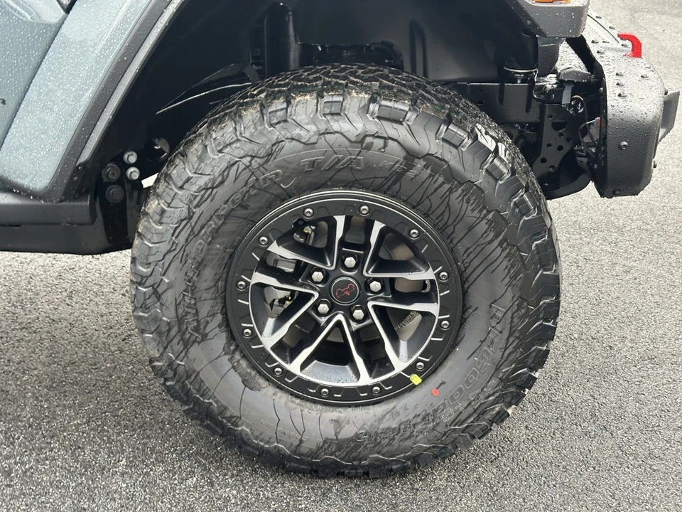 2026 Jeep JL Wrangler - Image 13 of 21