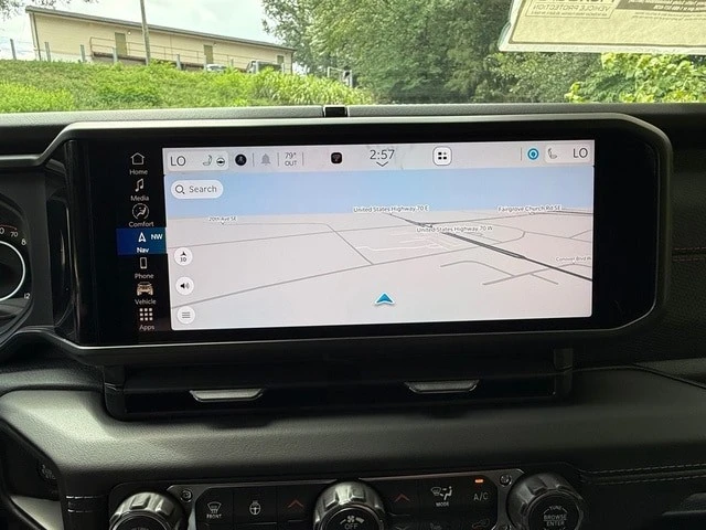 2026 Jeep JL Wrangler - Image 23 of 31