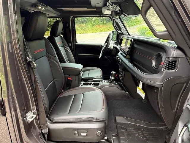 2026 Jeep JL Wrangler - Image 18 of 31