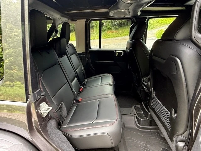 2026 Jeep JL Wrangler - Image 17 of 31