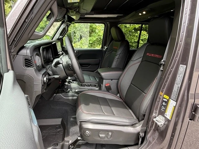 2026 Jeep JL Wrangler - Image 11 of 31