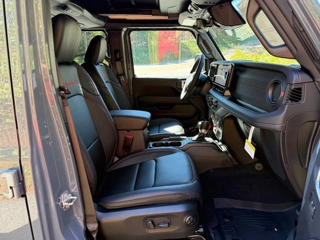 2026 Jeep JL Wrangler - Image 19 of 21