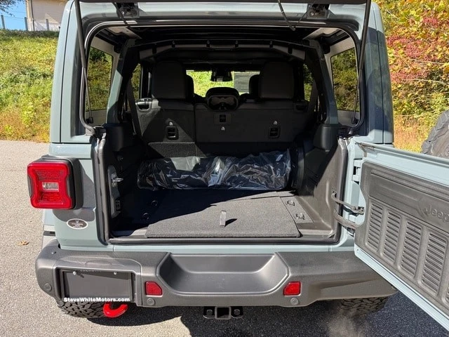 2026 Jeep JL Wrangler - Image 15 of 21