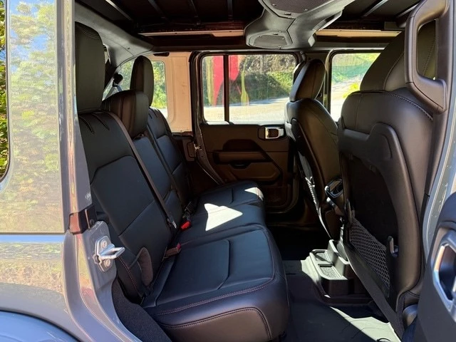 2026 Jeep JL Wrangler - Image 18 of 21