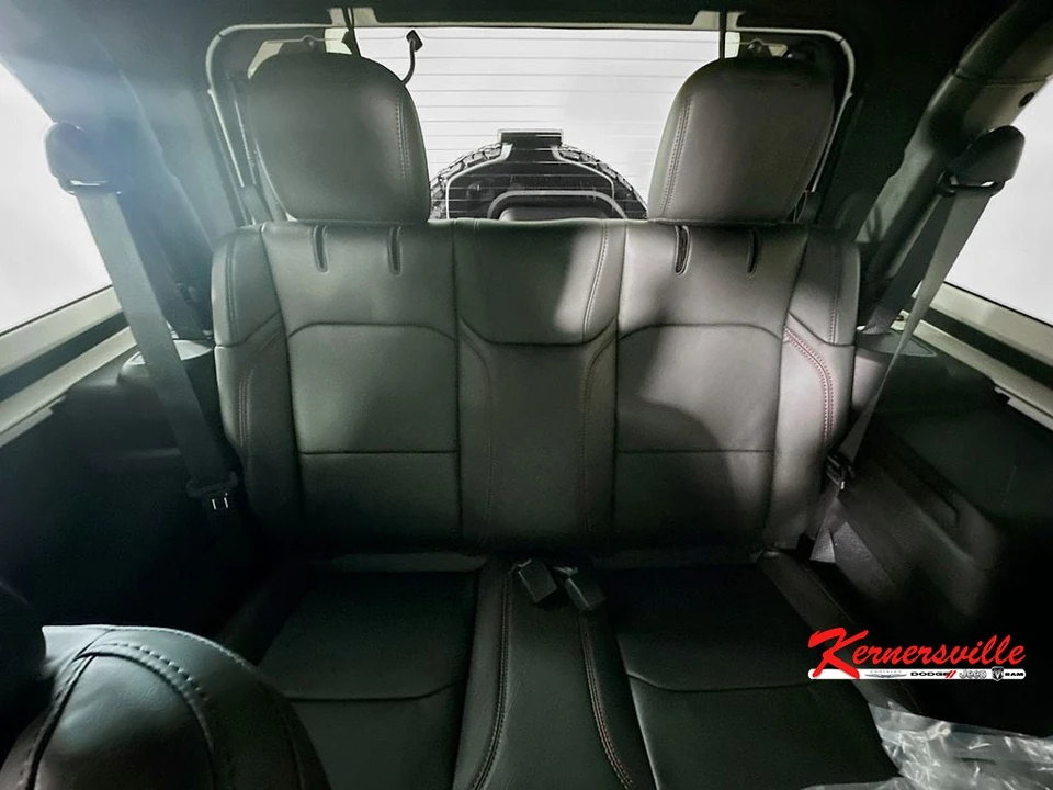 2026 Jeep JL Wrangler - Image 10 of 12