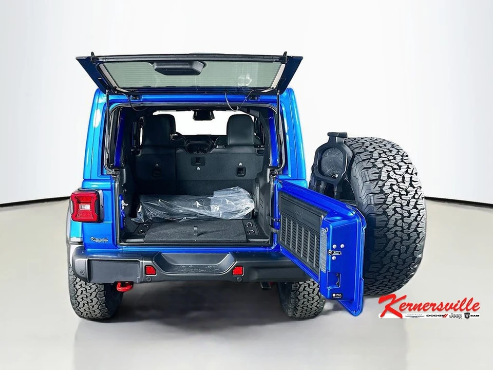 2026 Jeep JL Wrangler - Image 16 of 21