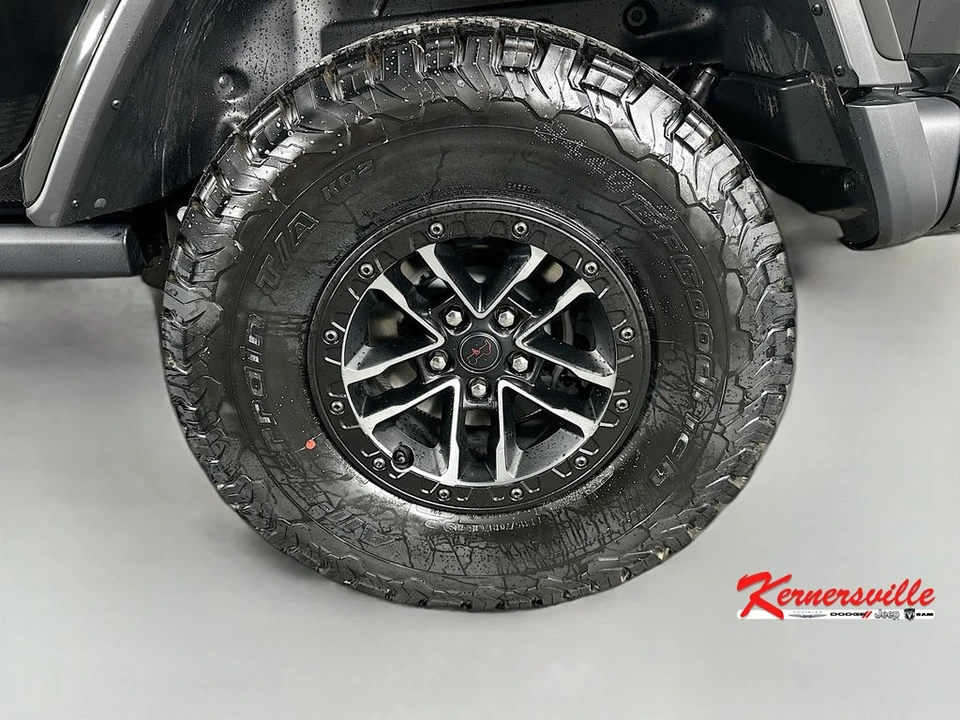 2026 Jeep JL Wrangler - Image 17 of 21