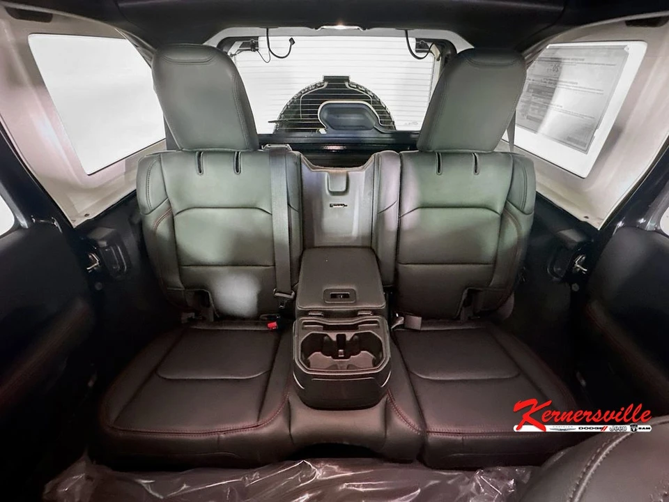 2026 Jeep JL Wrangler - Image 10 of 21