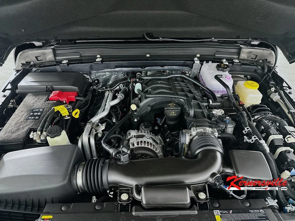 2026 Jeep JL Wrangler - Image 18 of 21
