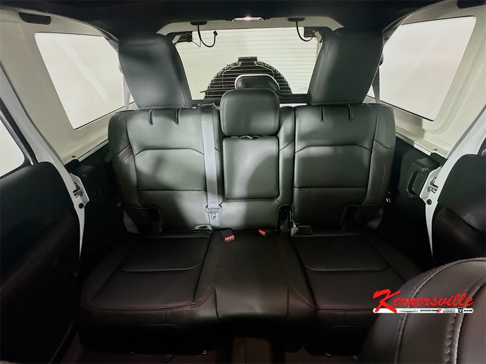 2026 Jeep JL Wrangler - Image 10 of 21