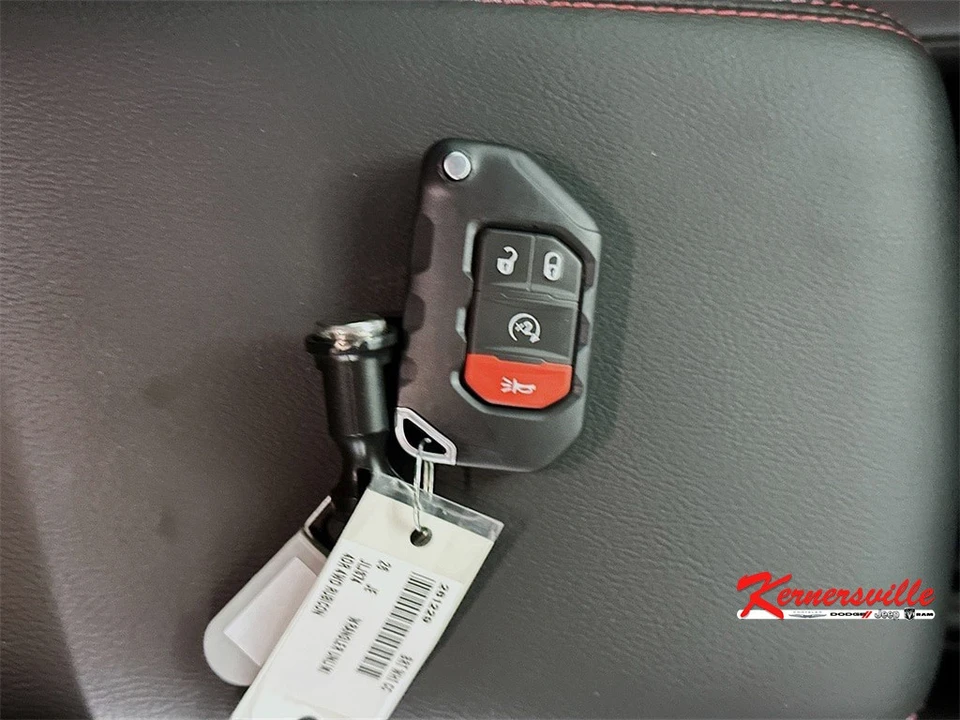 2026 Jeep JL Wrangler - Image 20 of 21