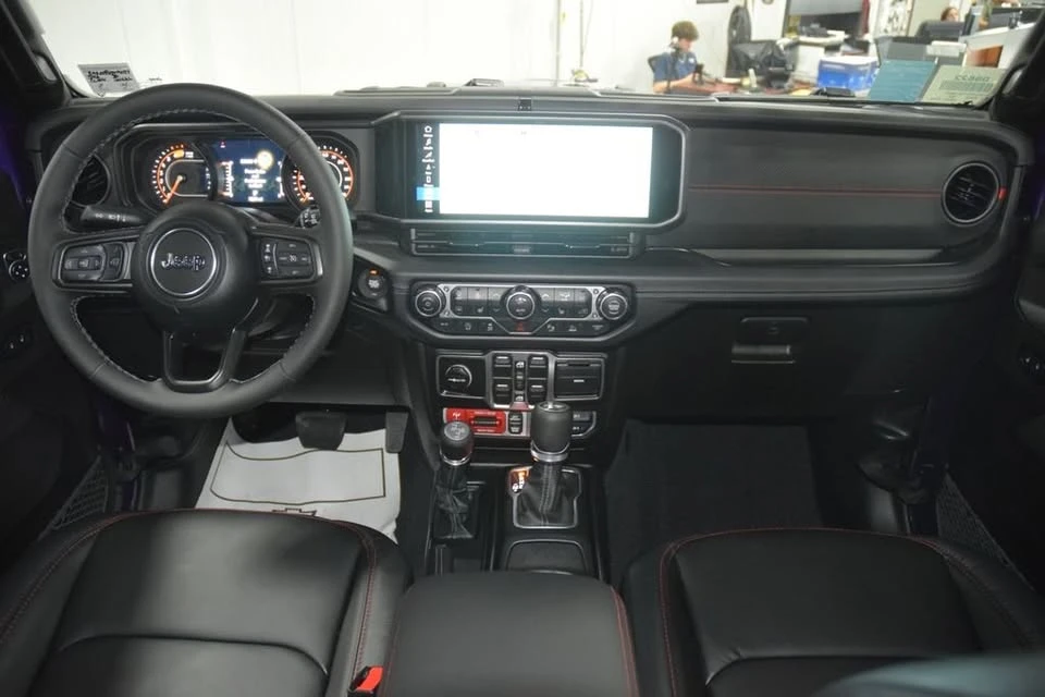 2026 Jeep JL Wrangler - Image 14 of 20