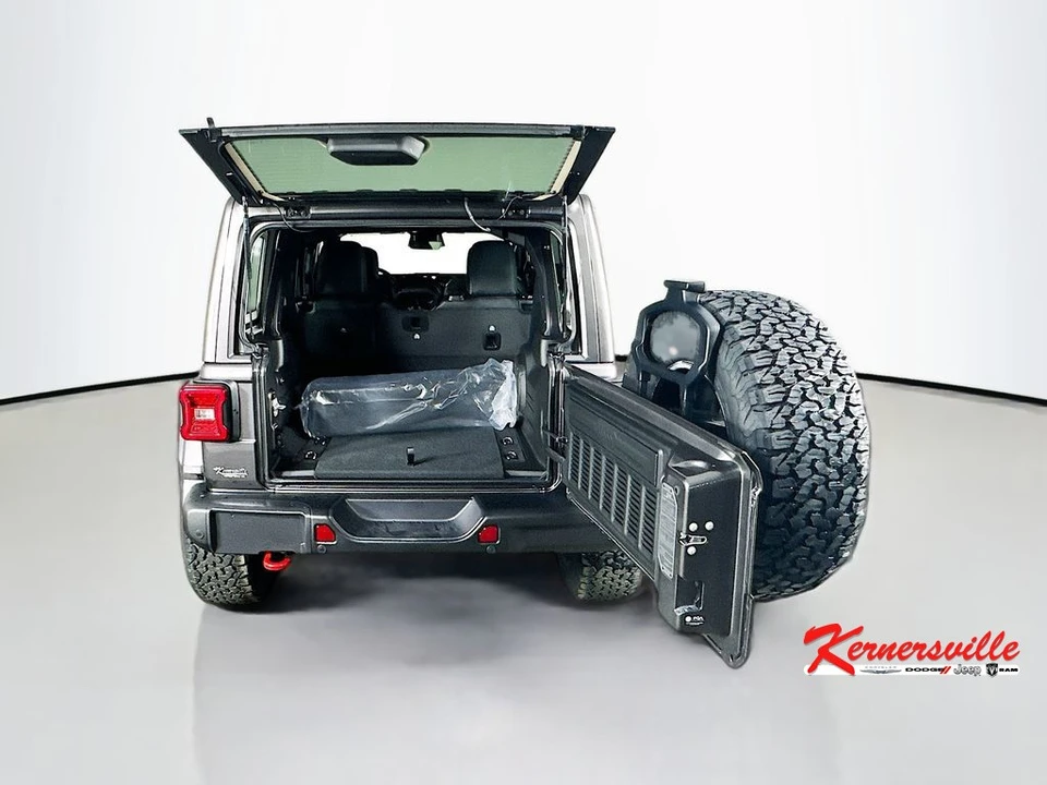 2026 Jeep JL Wrangler - Image 16 of 21