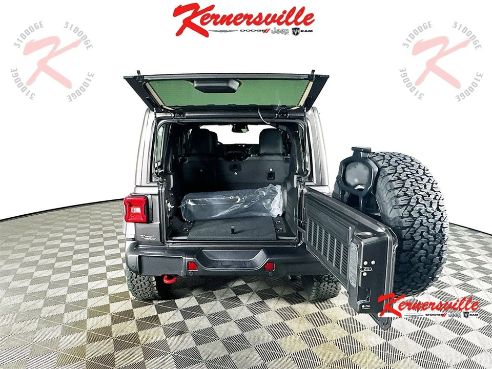 2026 Jeep JL Wrangler - Image 16 of 21