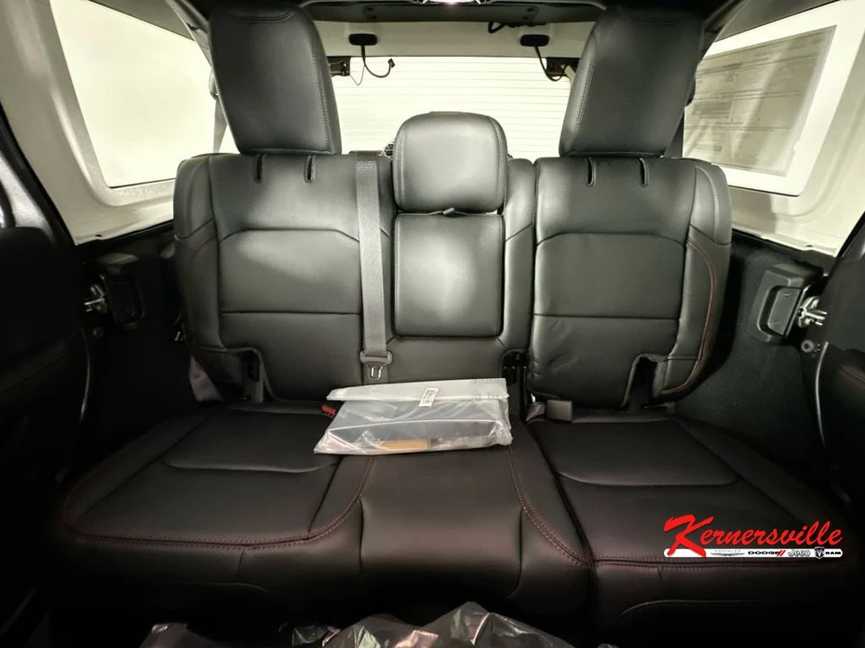 2026 Jeep JL Wrangler - Image 10 of 22