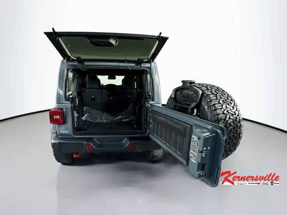 2026 Jeep JL Wrangler - Image 15 of 23