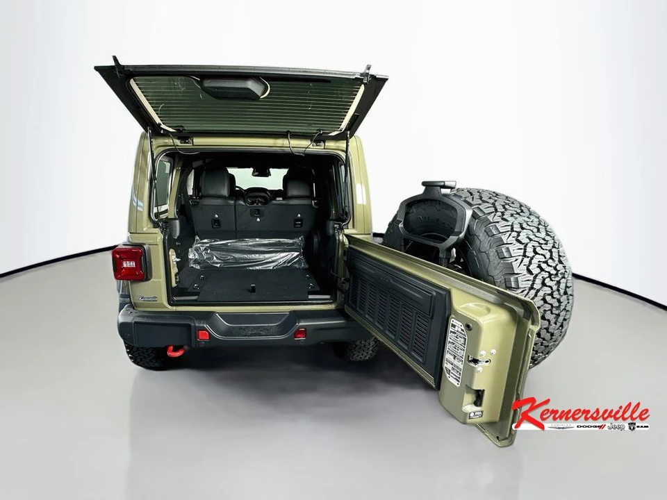 2026 Jeep JL Wrangler - Image 15 of 23