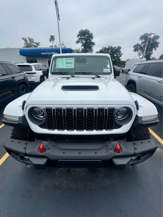 2026 Jeep JL Wrangler - Image 3 of 7