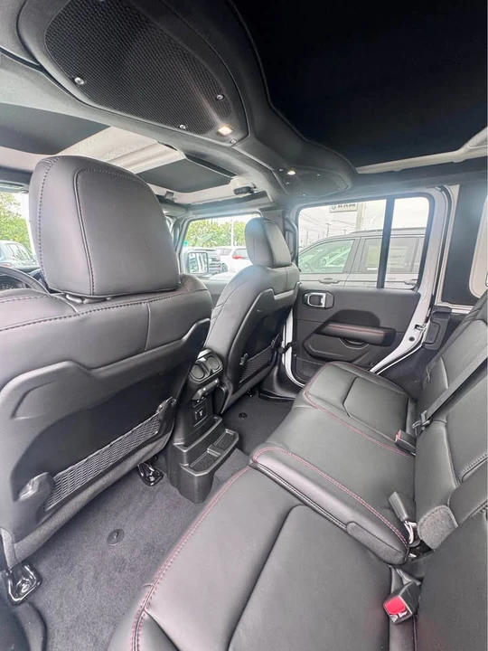 2026 Jeep JL Wrangler - Image 6 of 7