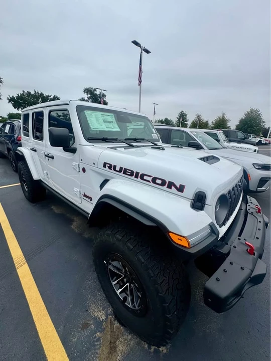 2026 Jeep JL Wrangler - Image 5 of 7