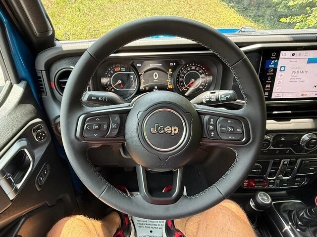 2026 Jeep JL Wrangler - Image 19 of 29