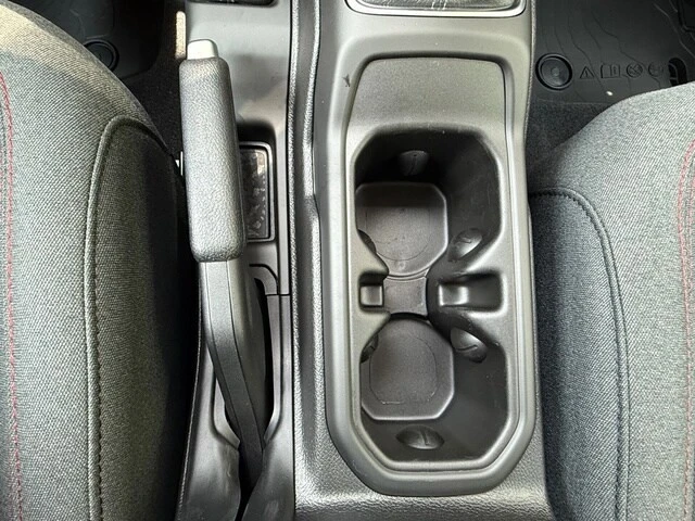 2026 Jeep JL Wrangler - Image 25 of 29