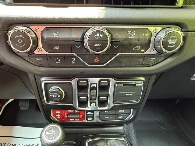 2026 Jeep JL Wrangler - Image 23 of 29