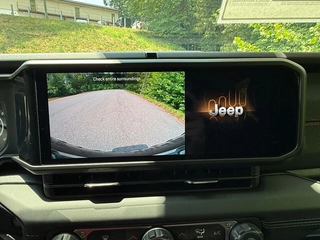 2026 Jeep JL Wrangler - Image 22 of 29