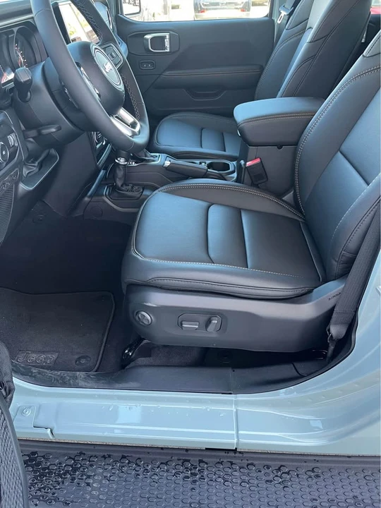 2026 Jeep JL Wrangler - Image 6 of 19