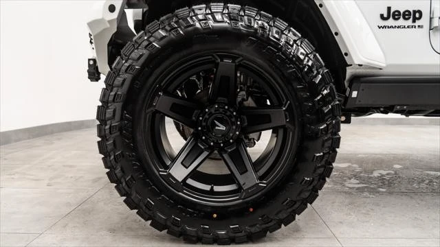 2026 Jeep JL Wrangler - Image 14 of 21