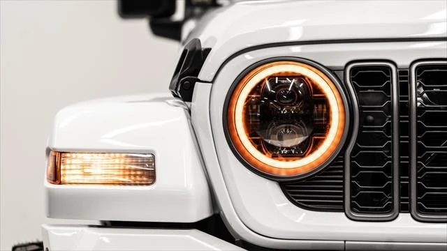 2026 Jeep JL Wrangler - Image 16 of 21