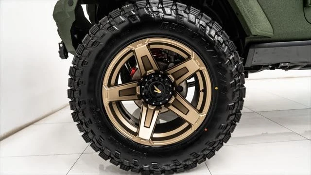 2026 Jeep JL Wrangler - Image 19 of 21
