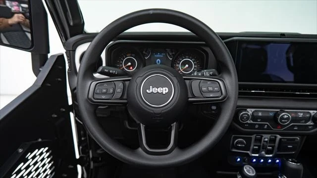 2026 Jeep JL Wrangler - Image 17 of 21