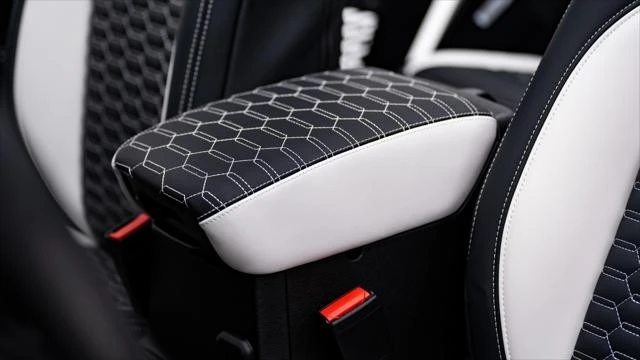 2026 Jeep JL Wrangler - Image 15 of 21