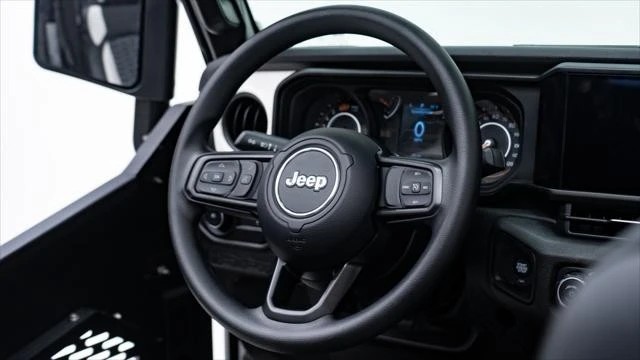 2026 Jeep JL Wrangler - Image 19 of 21