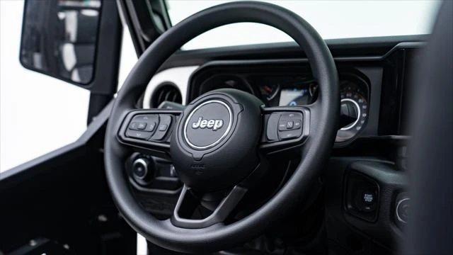 2026 Jeep JL Wrangler - Image 18 of 21